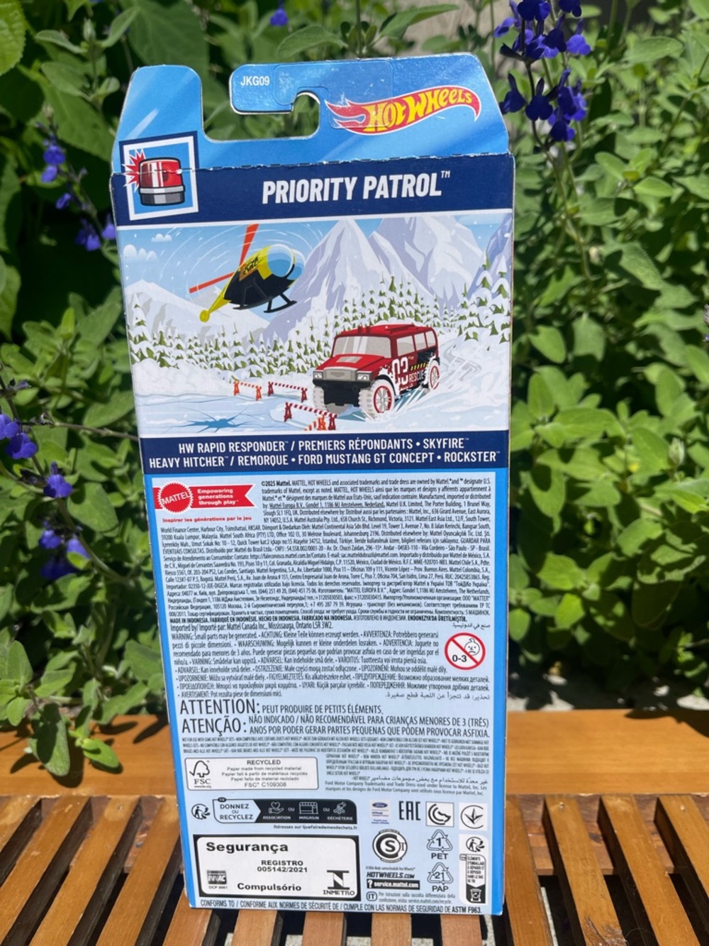 Mattel Hot Wheels Priority Patrol 5 Pack -Emergency Rescue Services; helicopter - Picture 2 of 4